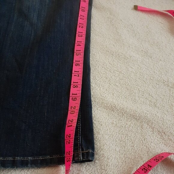 Simply Vera Vera Wang Women's Size 16W Medium Wash Mid Rise Capri Denim Jeans - Picture 14 of 15